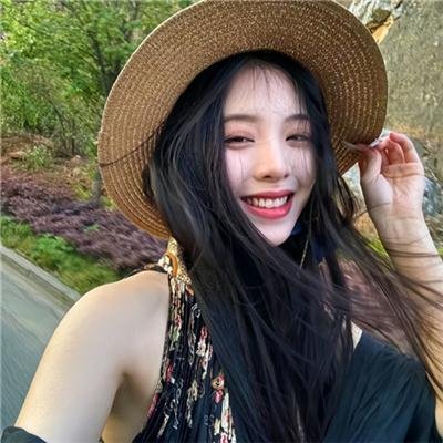 模仿女孩
